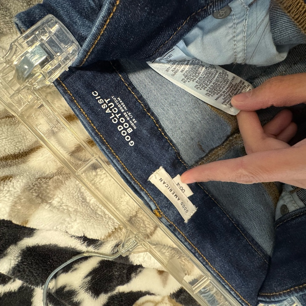 Good American Always Fits Good Classic Bootcut Jeans - Picture 6 of 6